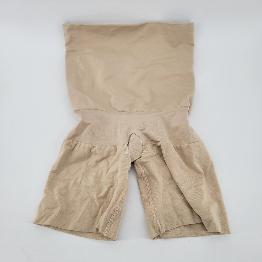 Assets by Spanx shaper shorts M beige